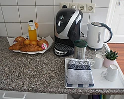 Coffee machine and kettle Albert Cuyp III B studio Amsterdam