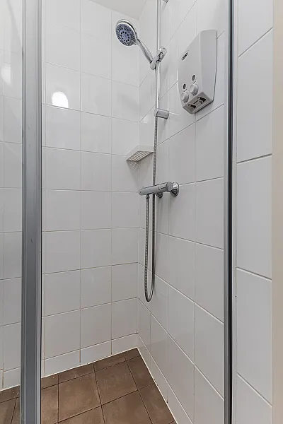 Shower Area Albert Cuyp III A studio Amsterdam