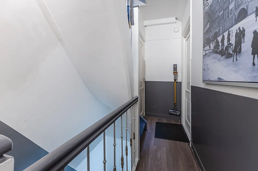 Hallway Albert Cuypstraat III B studio Amsterdam