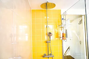 Shower The Balcony at Prinsen Canal apartment Amsterdam