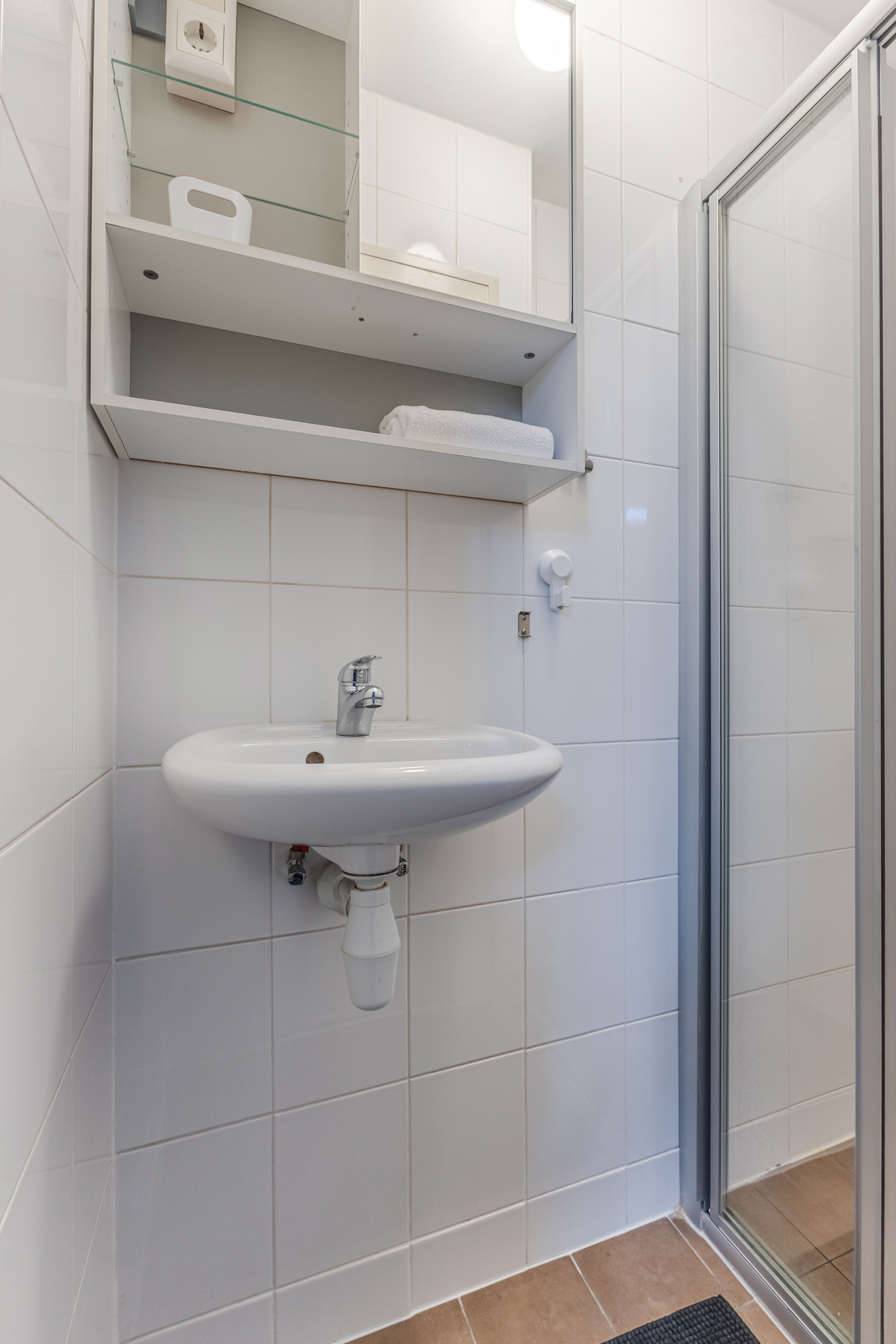 Bathroom Sink Area Other Angle Albert Cuyp III A studio Amsterdam