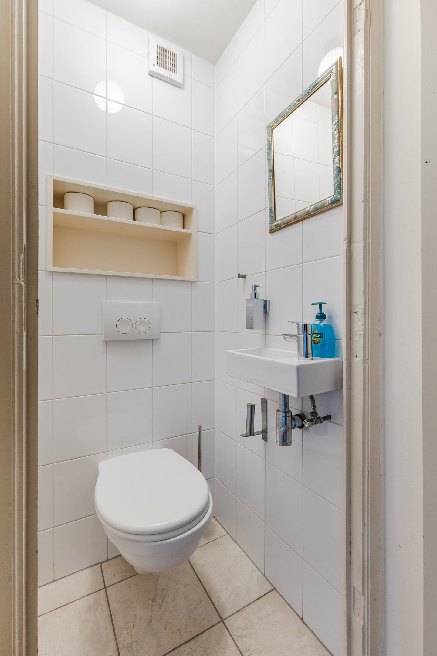 Toilet Area Albert Cuyp III A studio Amsterdam