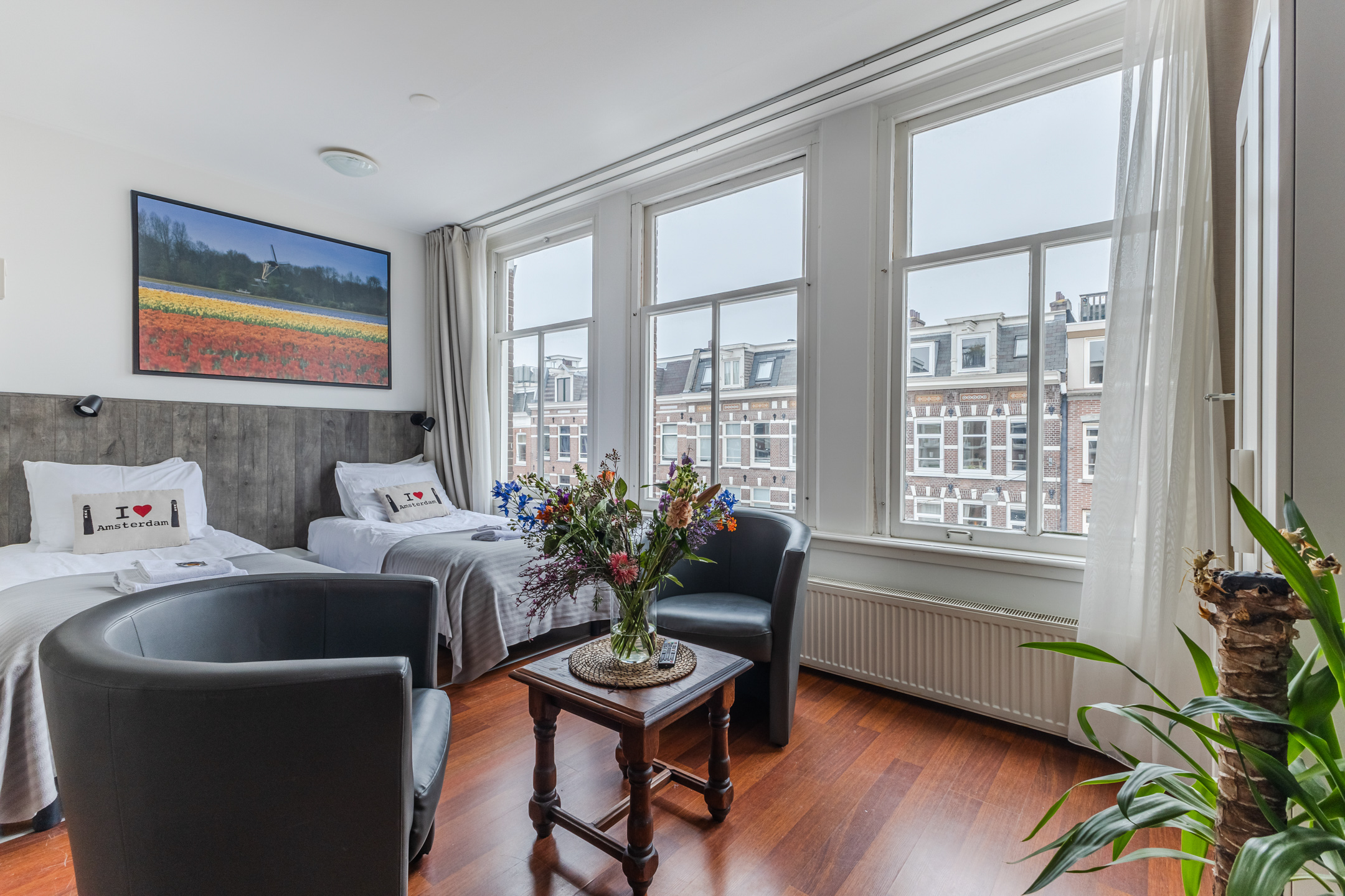 Overview Albert Cuypstraat III B studio Amsterdam