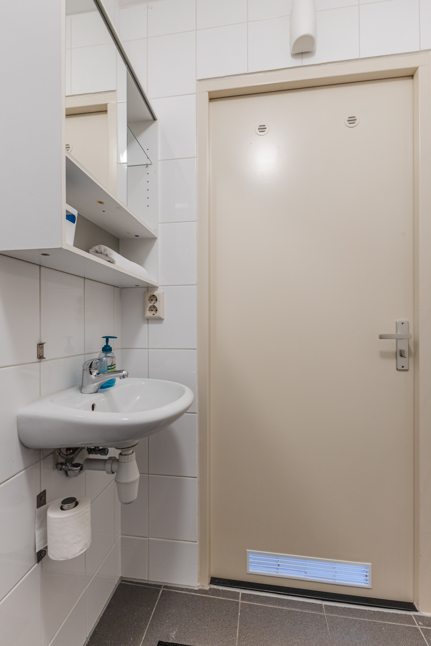 Bathroom Sink Other Angle Albert Cuypstraat III B studio Amsterdam